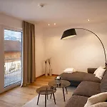 Ziller Delight - Stylish Apartment With Balcony & Mountain View