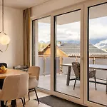 Ferienhaus Ziller Delight - Stylish Apartment With Balcony & Mountain View