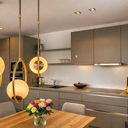 Ziller Delight - Stylish Apartment With Balcony & Mountain View Ferienhaus