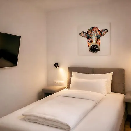 Ziller Delight - Stylish Apartment With Balcony & Mountain View